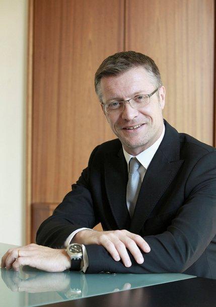Yves Hinnekint, Directeur général d'Opcalia (OPCA interprofessionnel et interbranche) Yves Hinnekint, Directeur général d'Opcalia (OPCA interprofessionnel et interbranche)