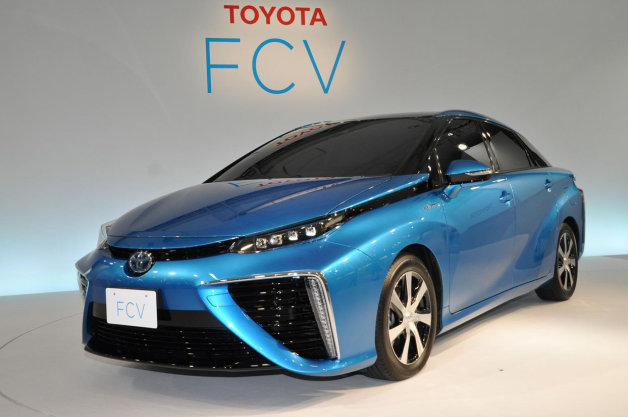 Toyota lance la première voiture à hydrogène Toyota lance la première voiture à hydrogène