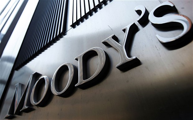 Moody’s baisse la note de la Grèce en prévision du référendum Moody’s baisse la note de la Grèce en prévision du référendum