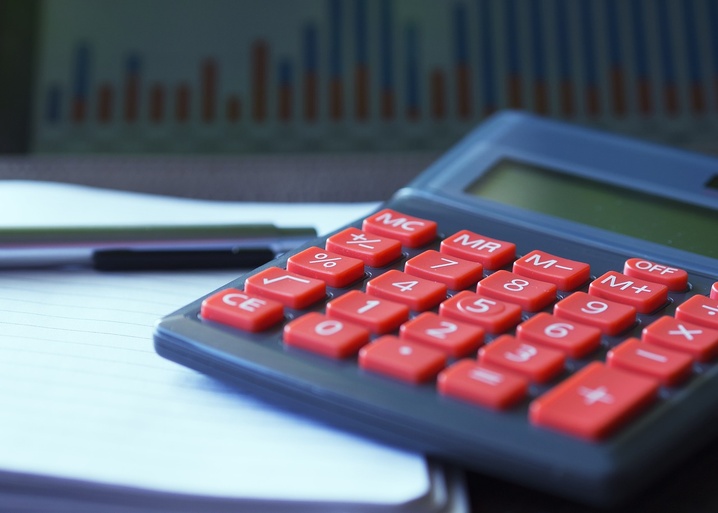 Retards de paiement : la DGCCRF sanctionne Sanofi, LCL et Basic Fit