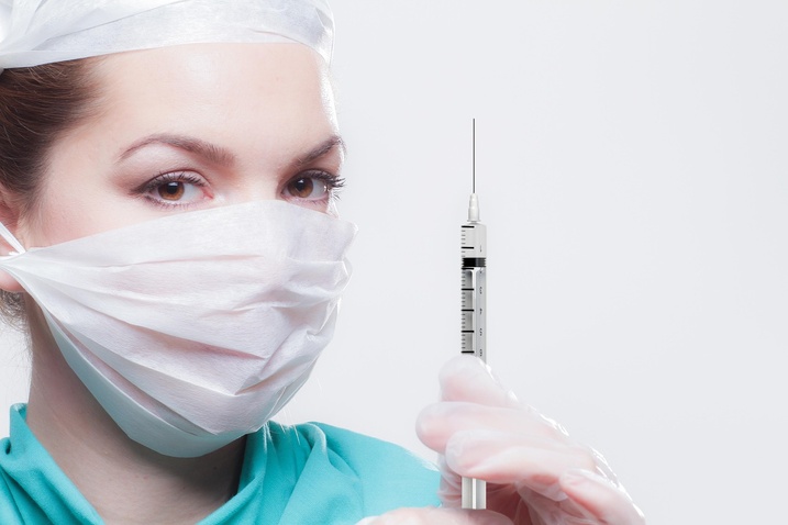 Bruxelles enquête sur Sanofi : les soupçons d’abus de position dominante au cœur du marché des vaccins