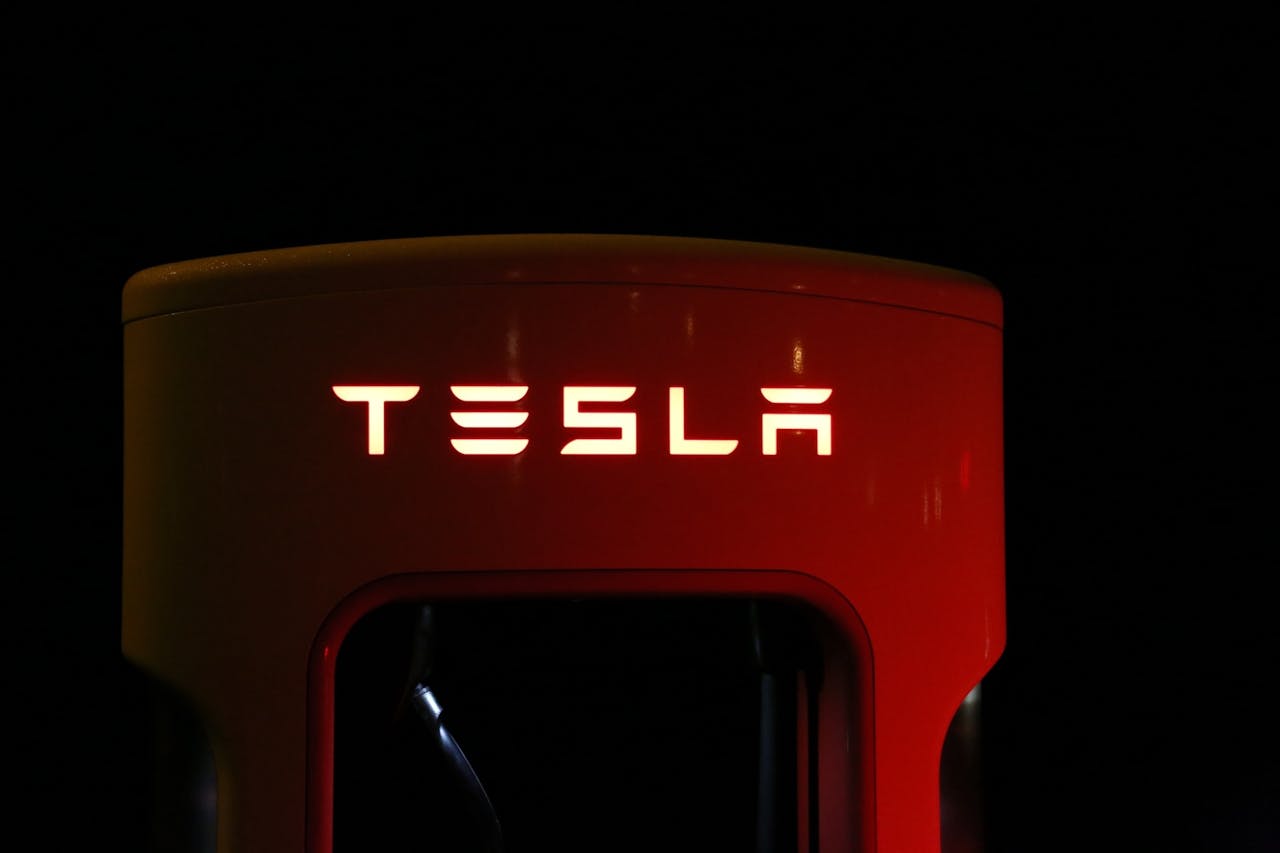 Tesla perd 150 milliards : le clash Musk-Trump frappe Wall Street