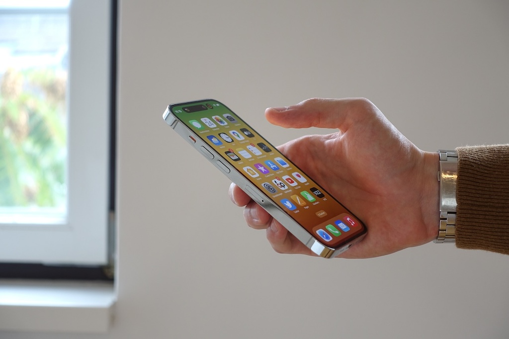 Accidents du travail : les batteries de smartphones mal utilisées peuvent blesser