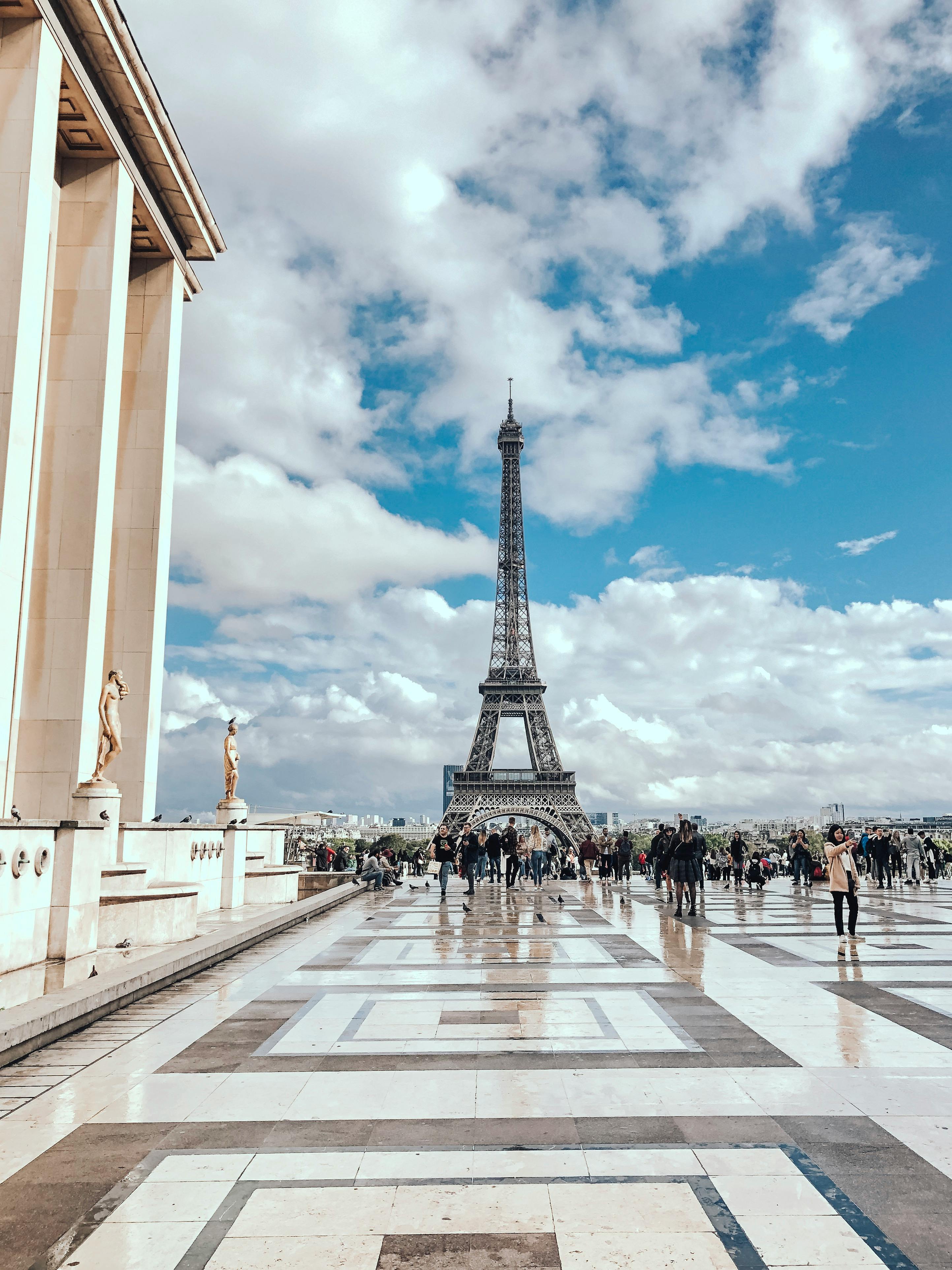 Suppression des jours fériés : alerte rouge dans le secteur du tourisme français