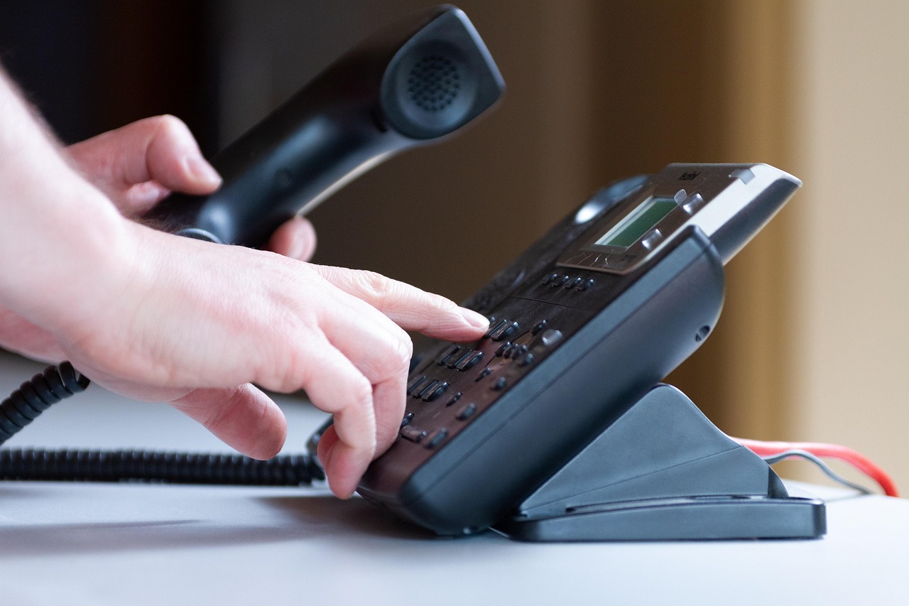 Lutte contre l’usurpation téléphonique : ce que change le nouveau numéro imposé par l’Arcep pour les entreprises françaises