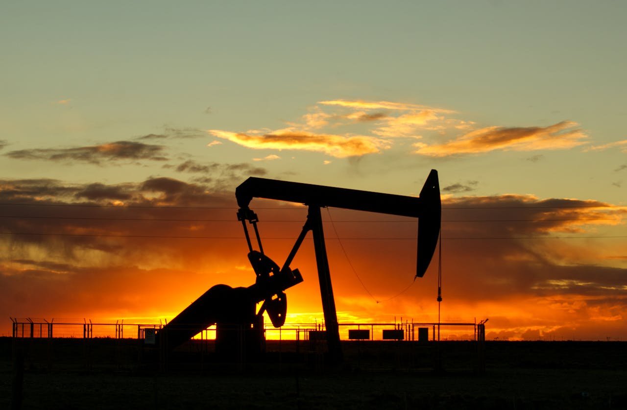 Pétrole et gaz : le déclin des gisements rebat les cartes pour les entreprises