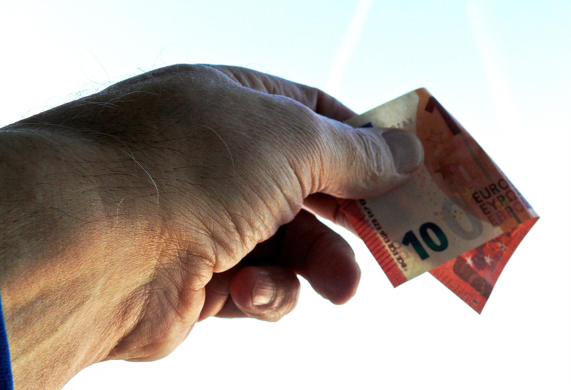 Pourboires défiscalisés en 2026 : ce qu’il faut savoir