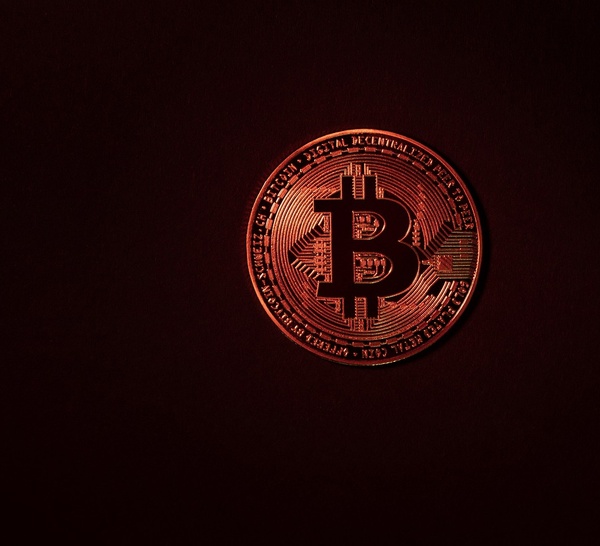 Le bitcoin dans les bilans : levier de croissance ou moteur de krach ?