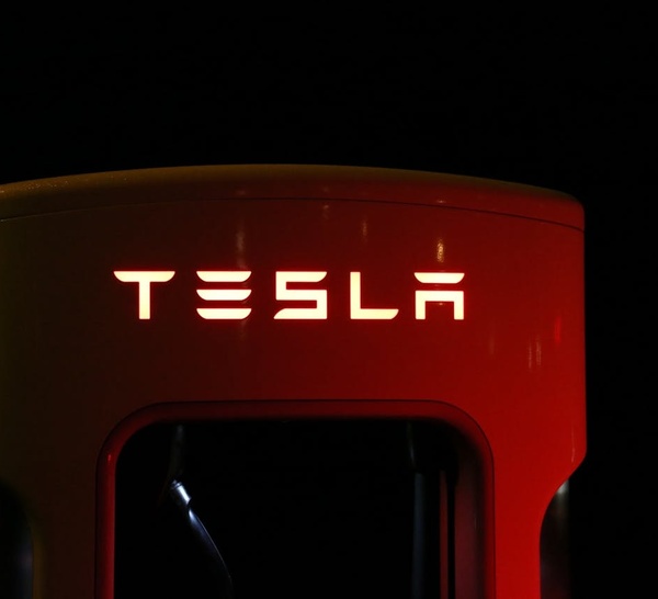 Tesla perd 150 milliards : le clash Musk-Trump frappe Wall Street