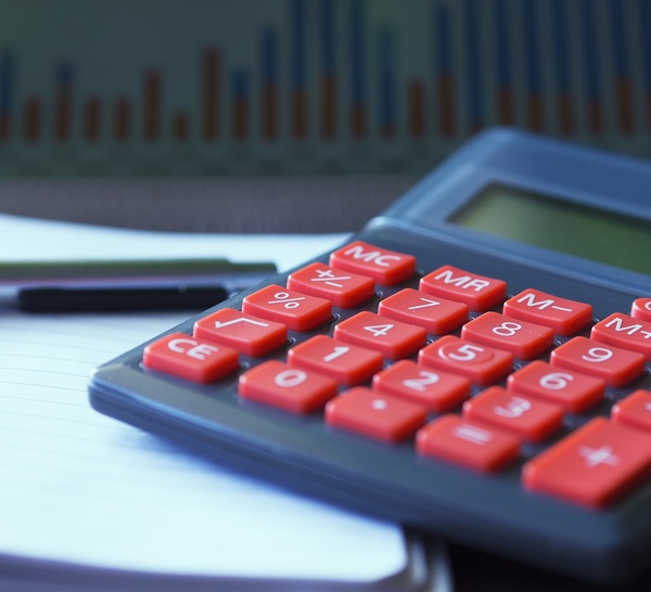 Retards de paiement : la DGCCRF sanctionne Sanofi, LCL et Basic Fit