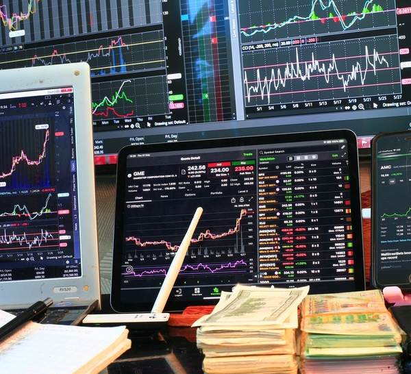 OPA sur Fnac-Darty : la stratégie de Daniel Kretinsky