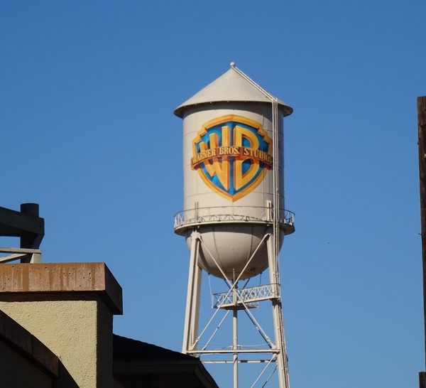 Rachat de Warner Bros : Netflix en double difficulté