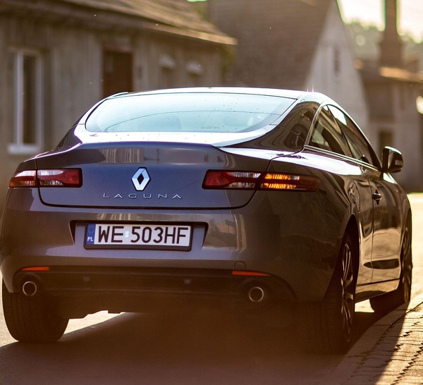 Renault : une nouvelle stratégie automobile entre hybride et électrique