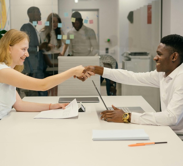 Saisonniers : les entreprises face à un risque pour l’été 2026
